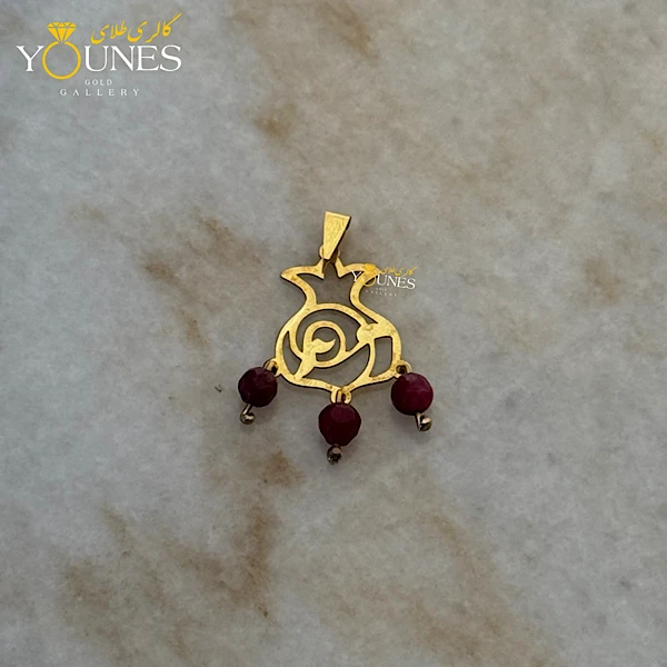 آویز طلا انار سه سنگ قرمز